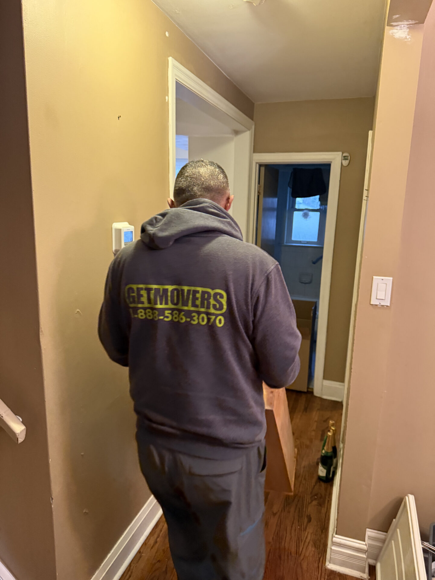 Elias - Mover in Aurora