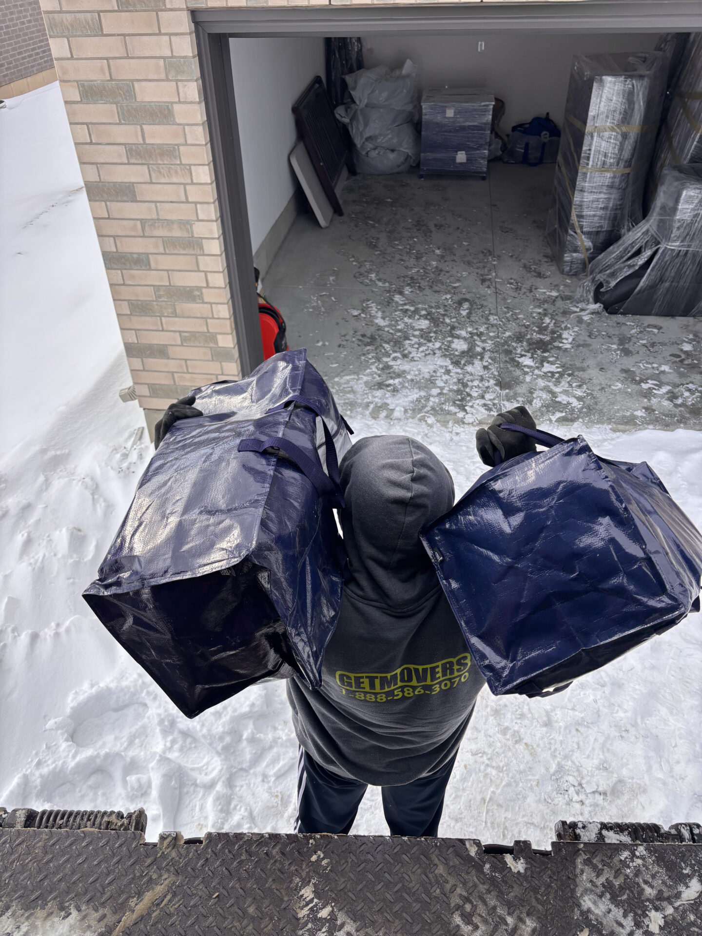 Gabriel - Mover in Aurora