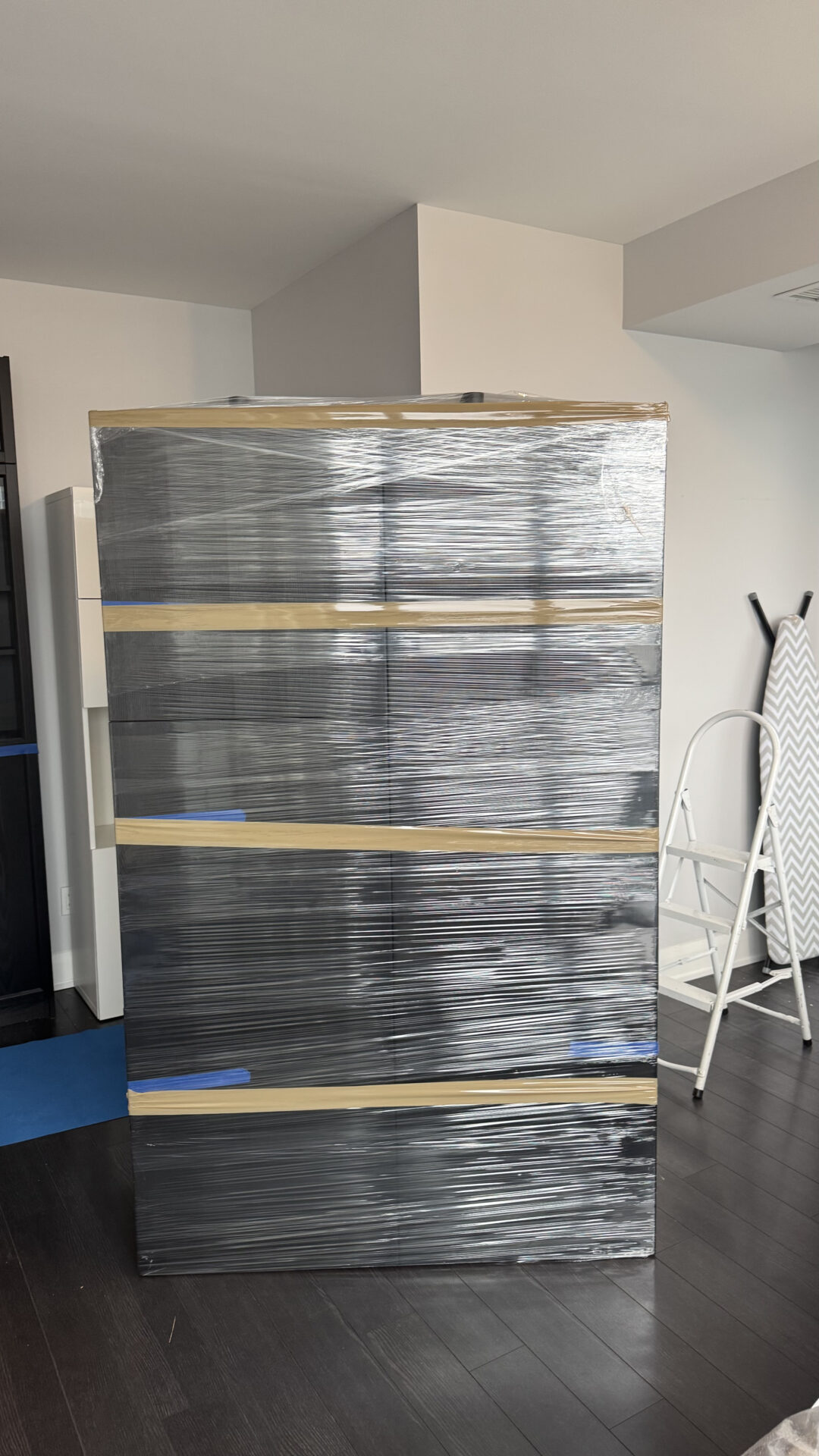 Professional movers maintaining a clean loading sequence in Westney Heights.