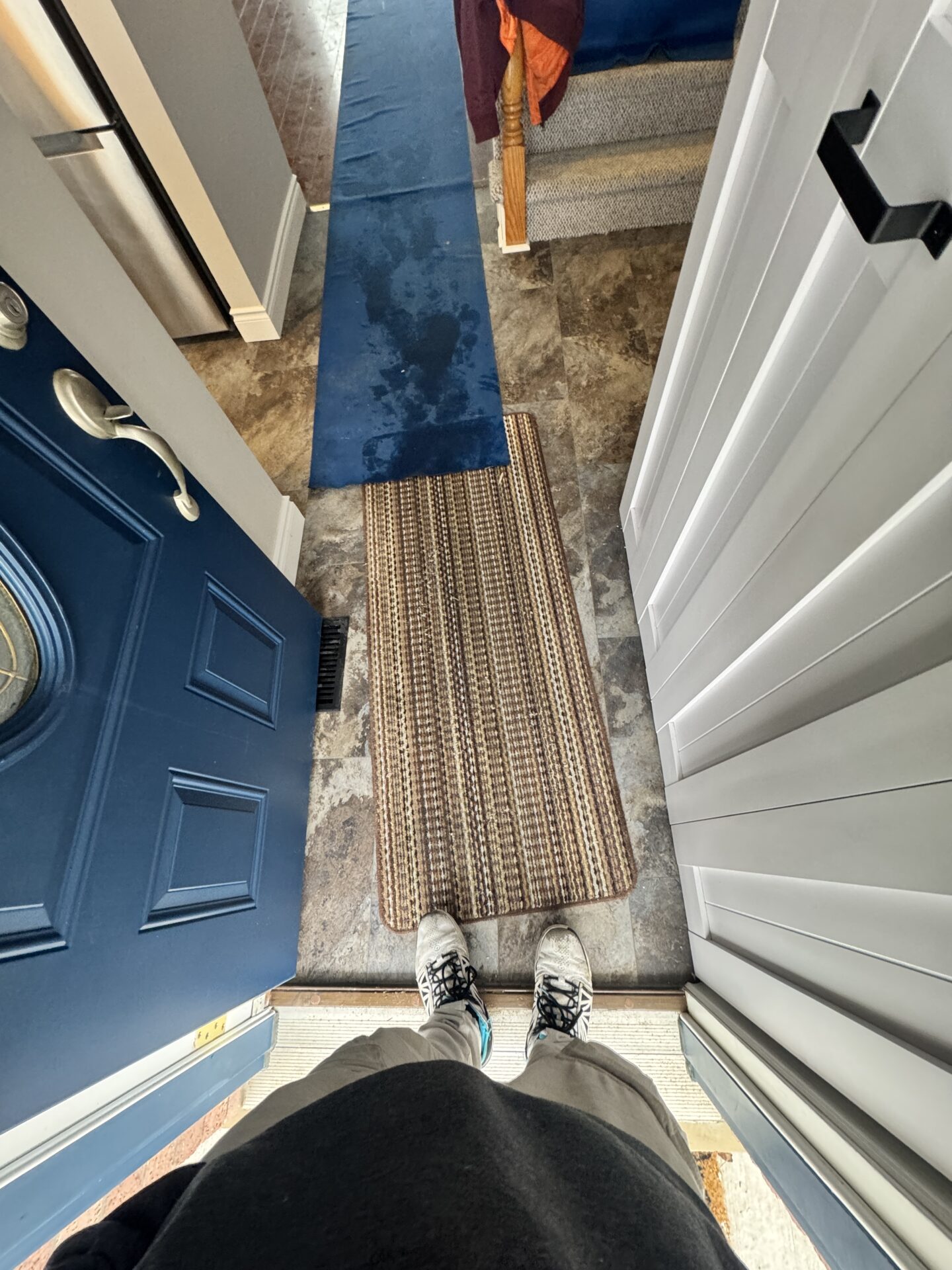 Porcelain cups packed in cushioned sleeves and divider crates.