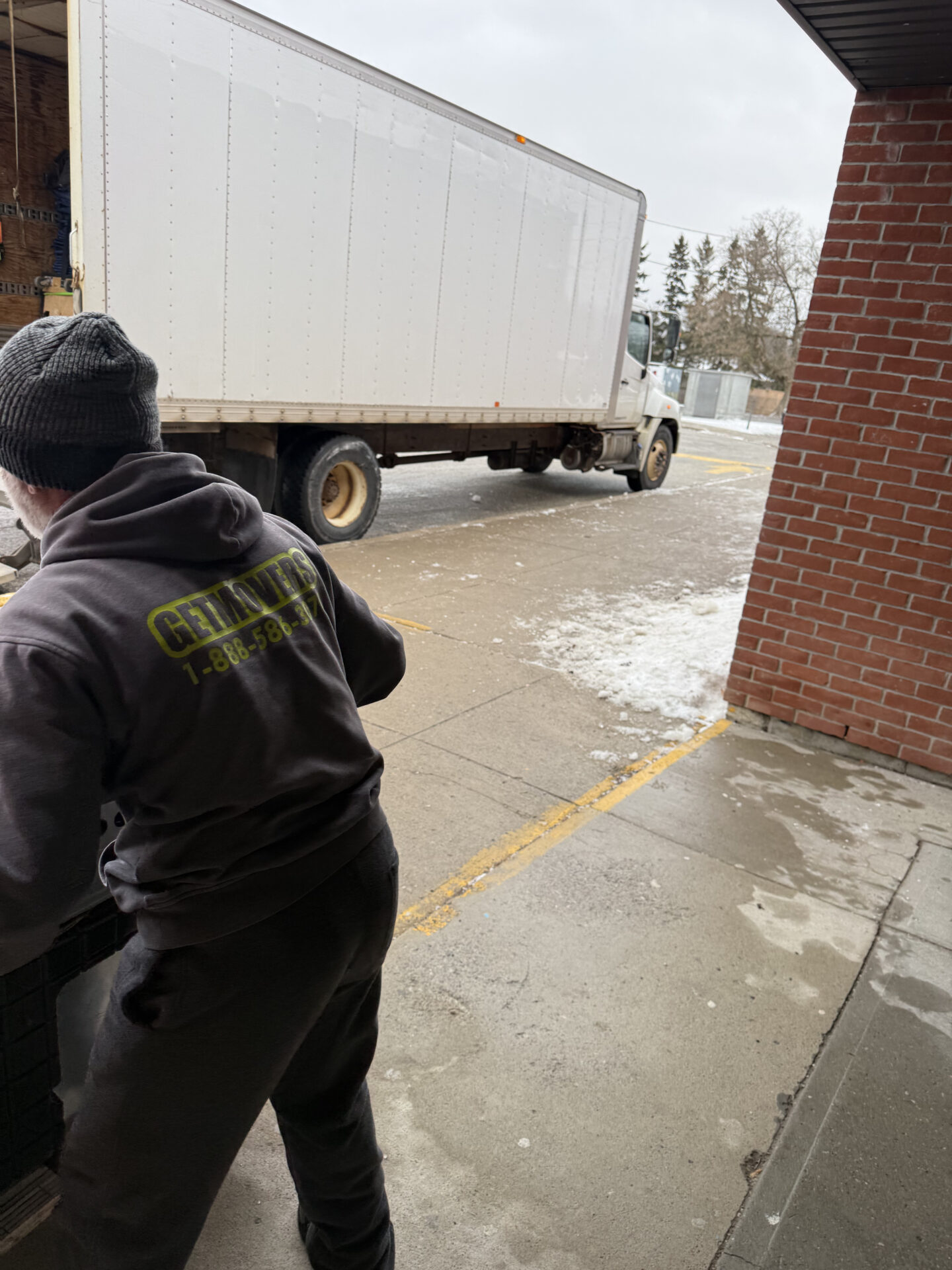 Priority cartons staged efficiently for transport during a Orléans move.
