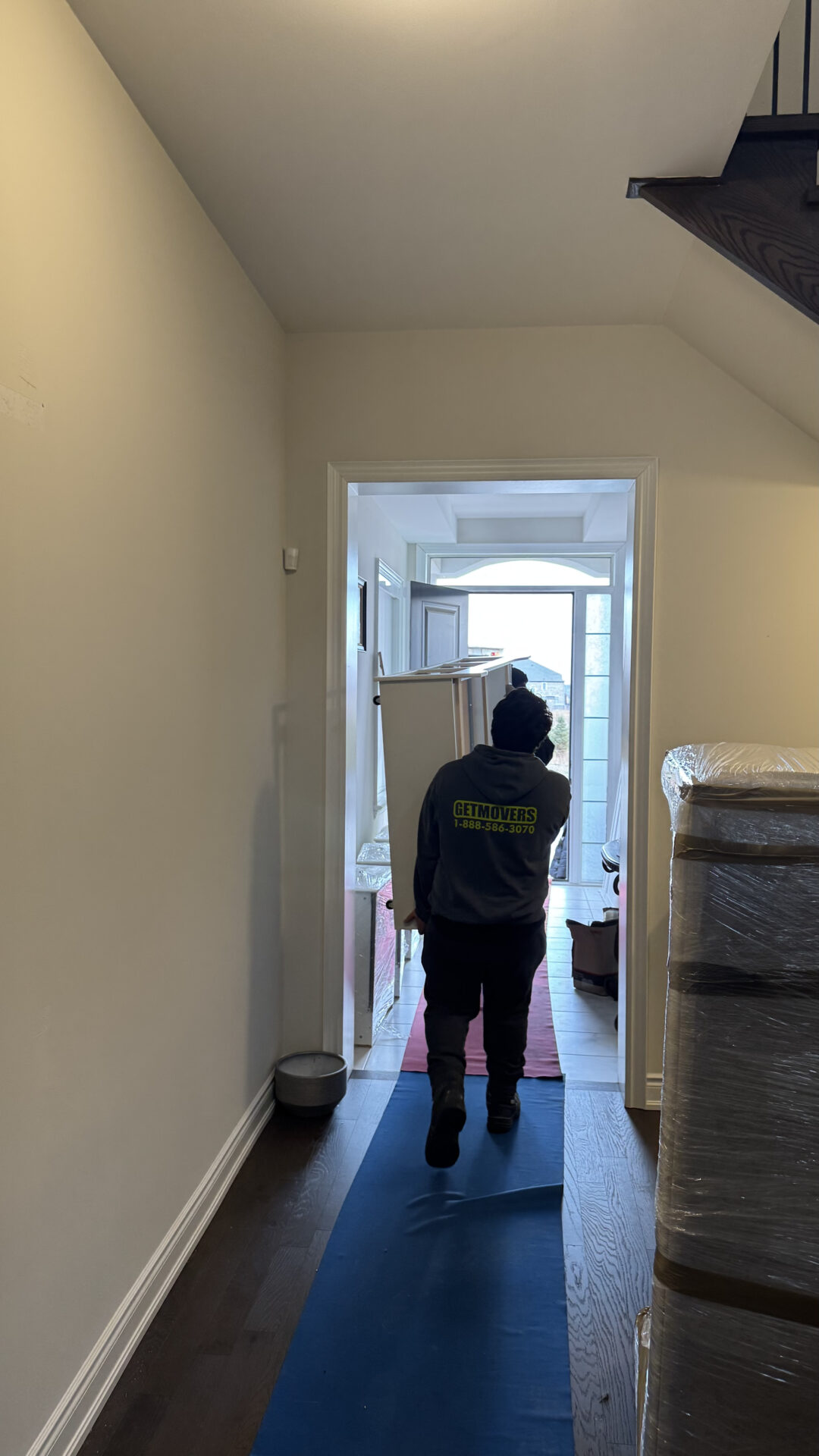 Leo - Mover in Aurora