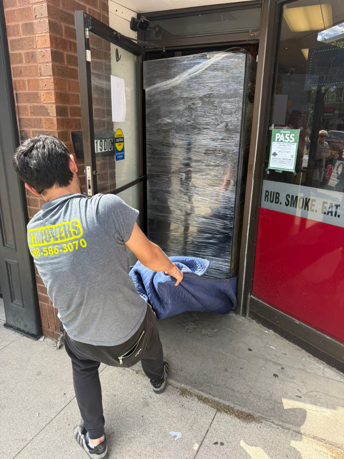 St. Margarets Bay move completed — crew loading house