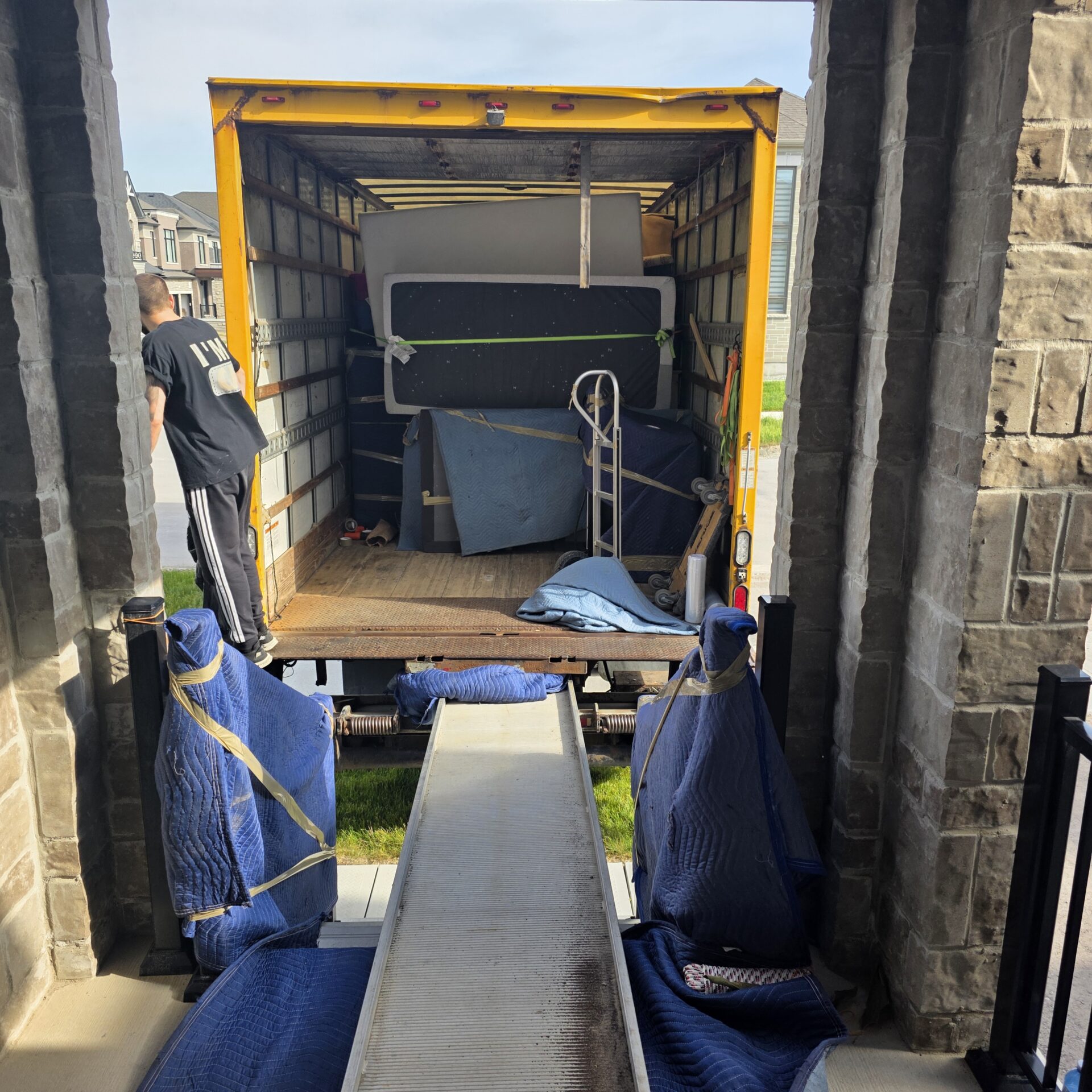Moving from Agricola St — truck on urban road