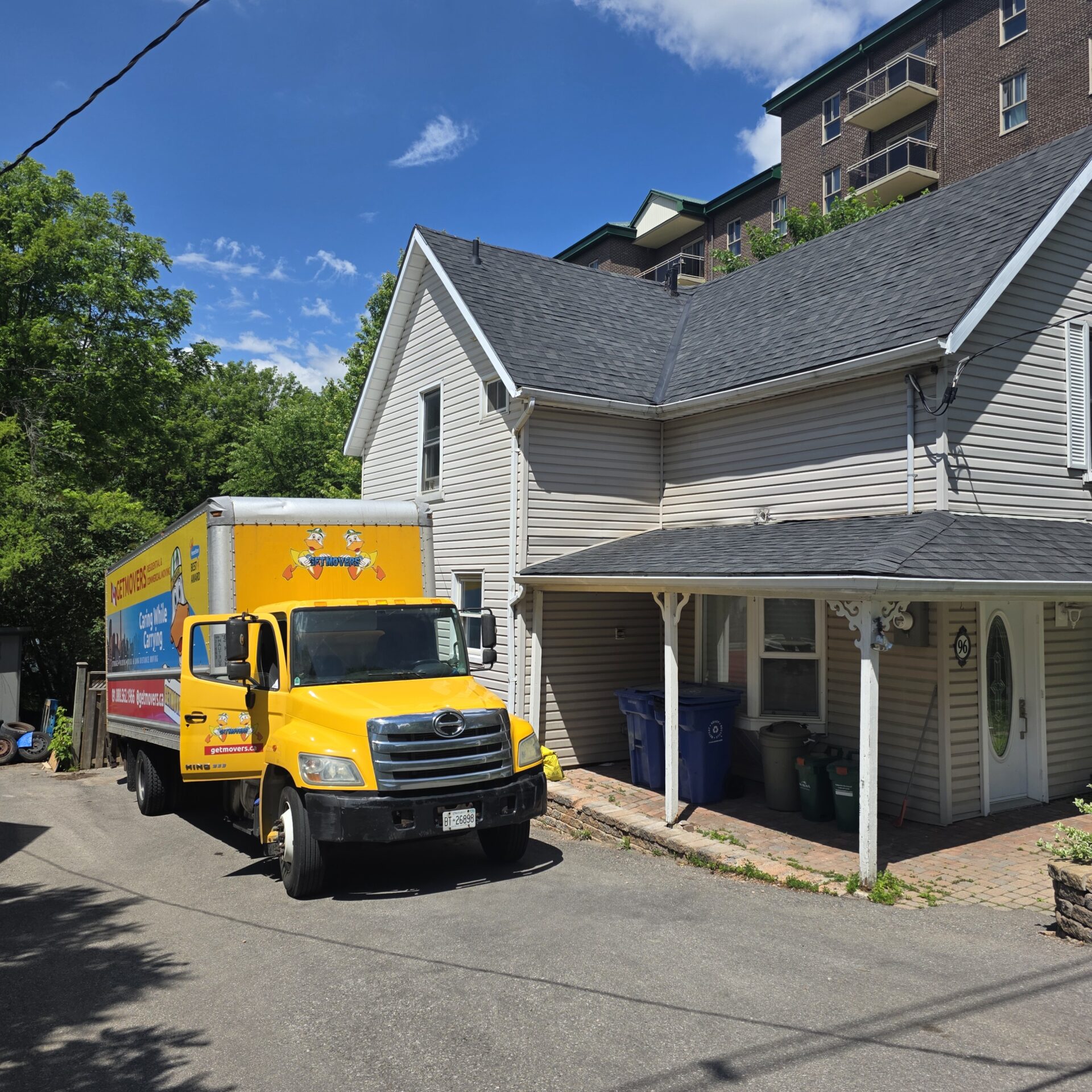 Get Movers Scarborough ON loading truck at Corporate Dr condo