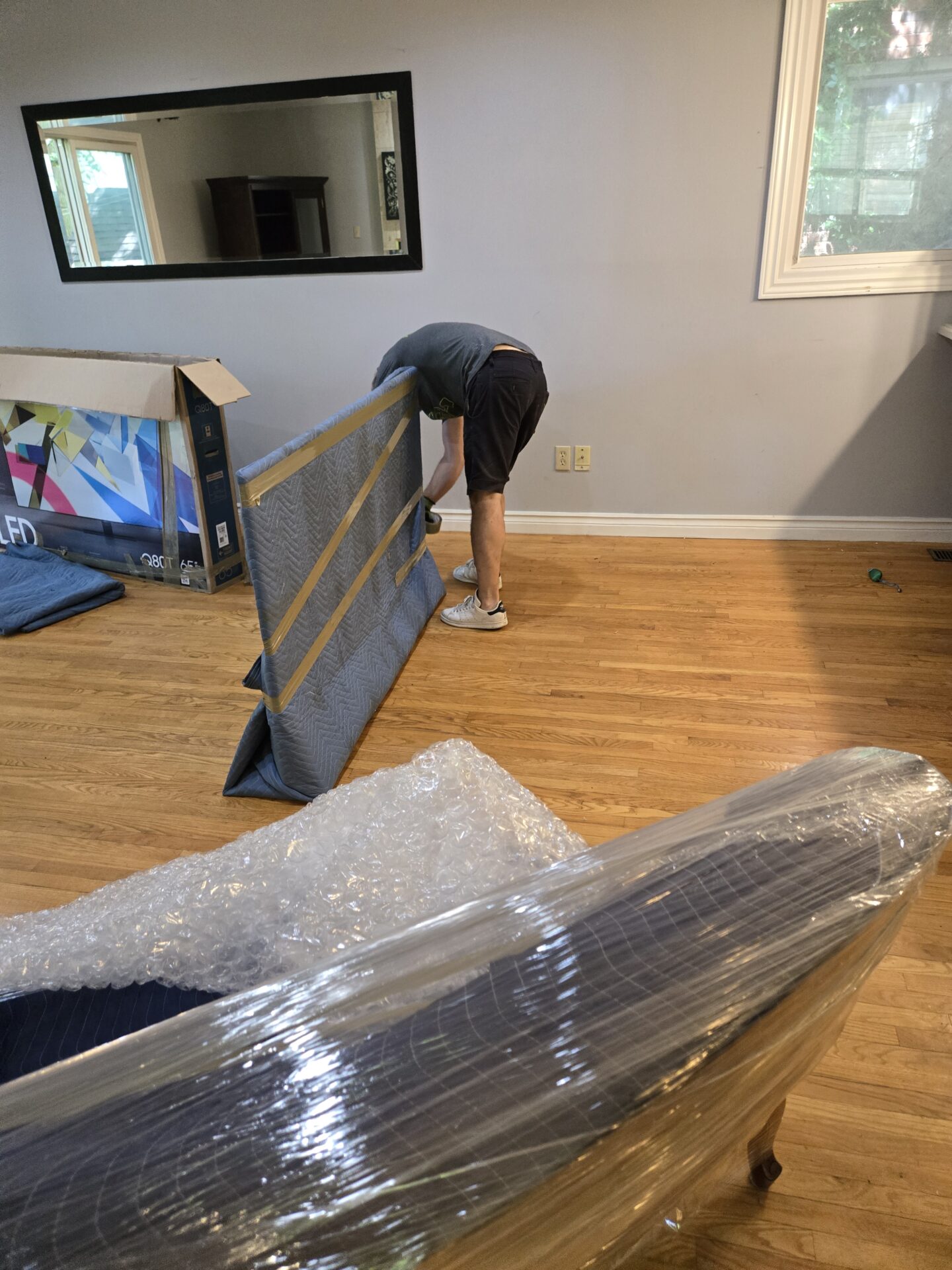 Moving truck parked safely in Parkwood neighborhood