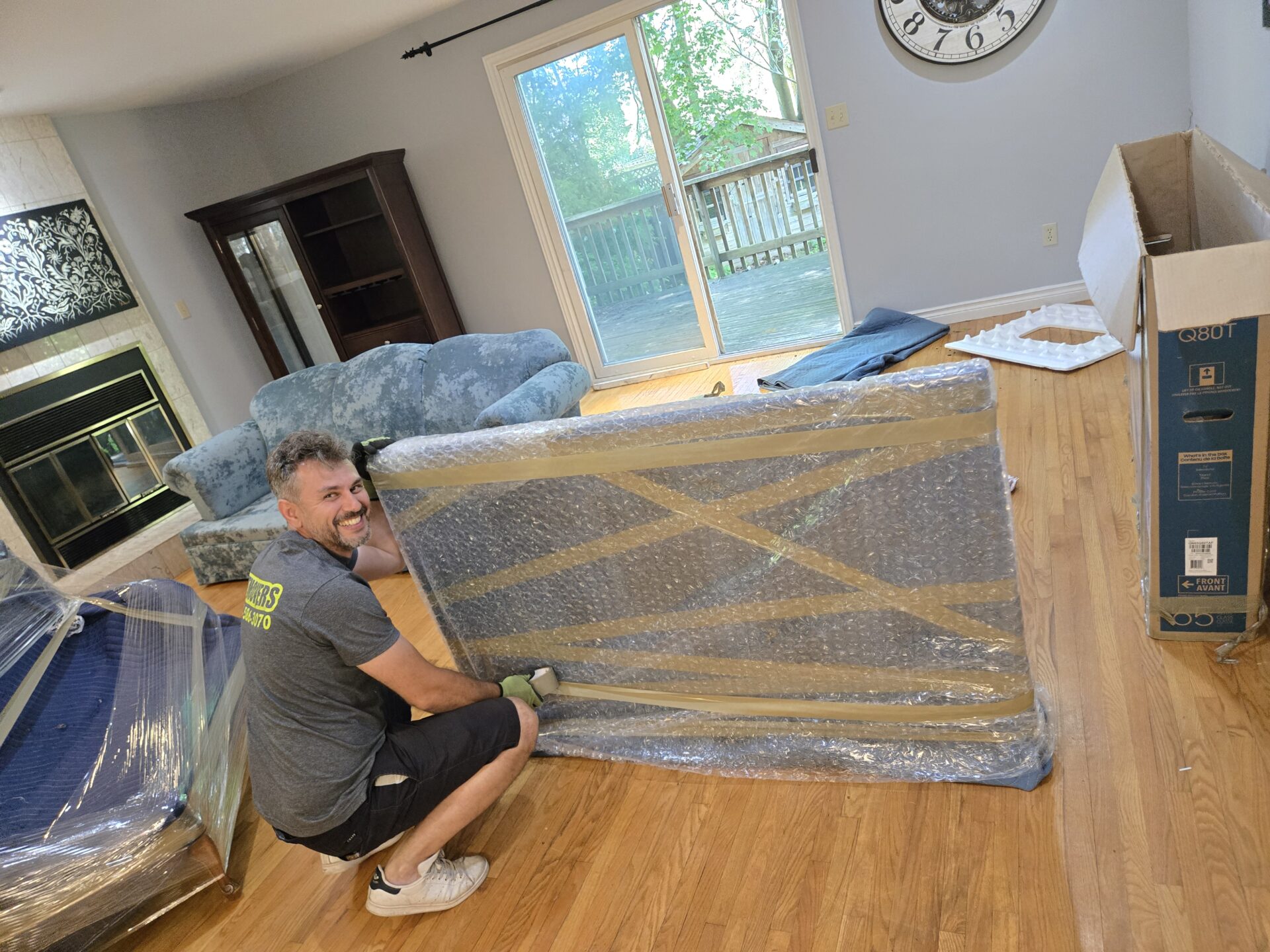Get Movers Oshawa ON delivering furniture safely