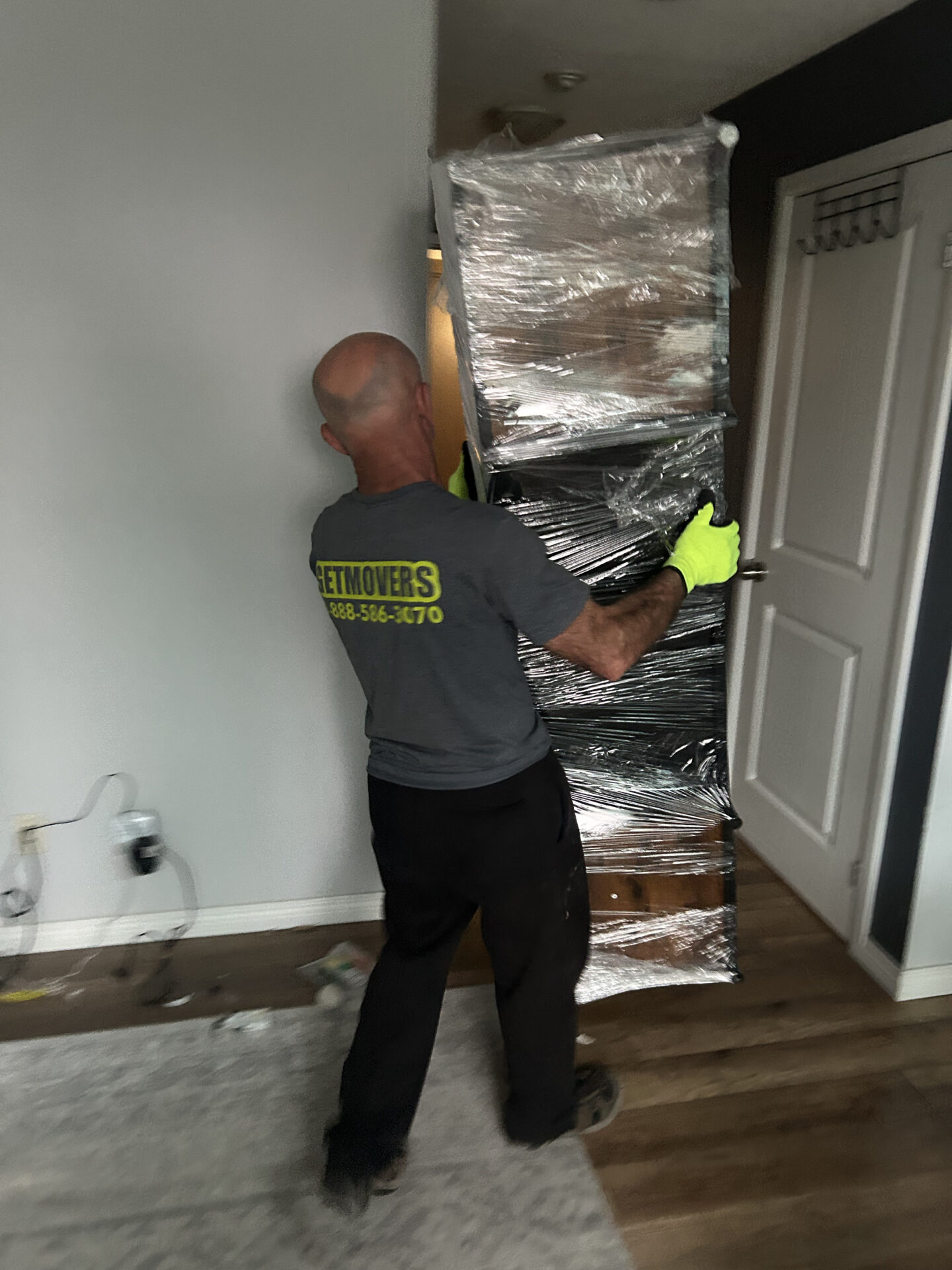 Moving from Barkdene Hills - crew working