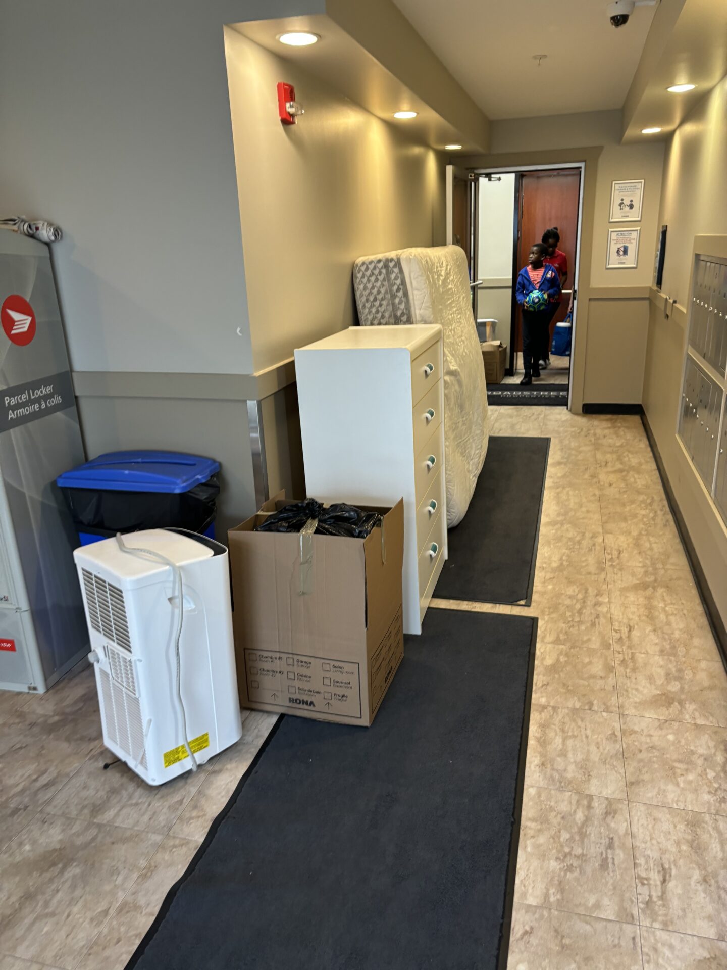 Scarborough Junction move completed — crew loading house