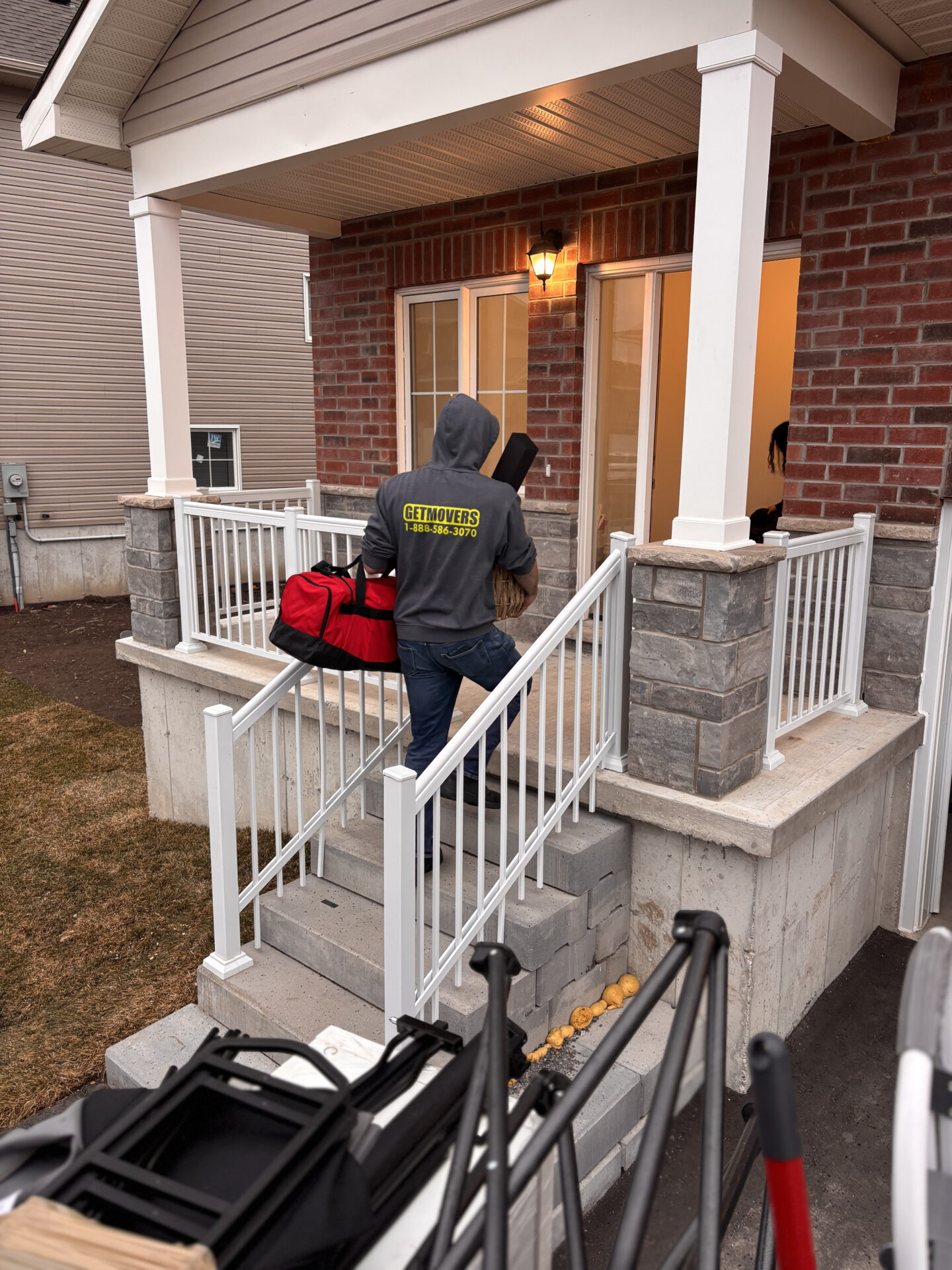 North Oshawa to Whitby move — furniture delivery