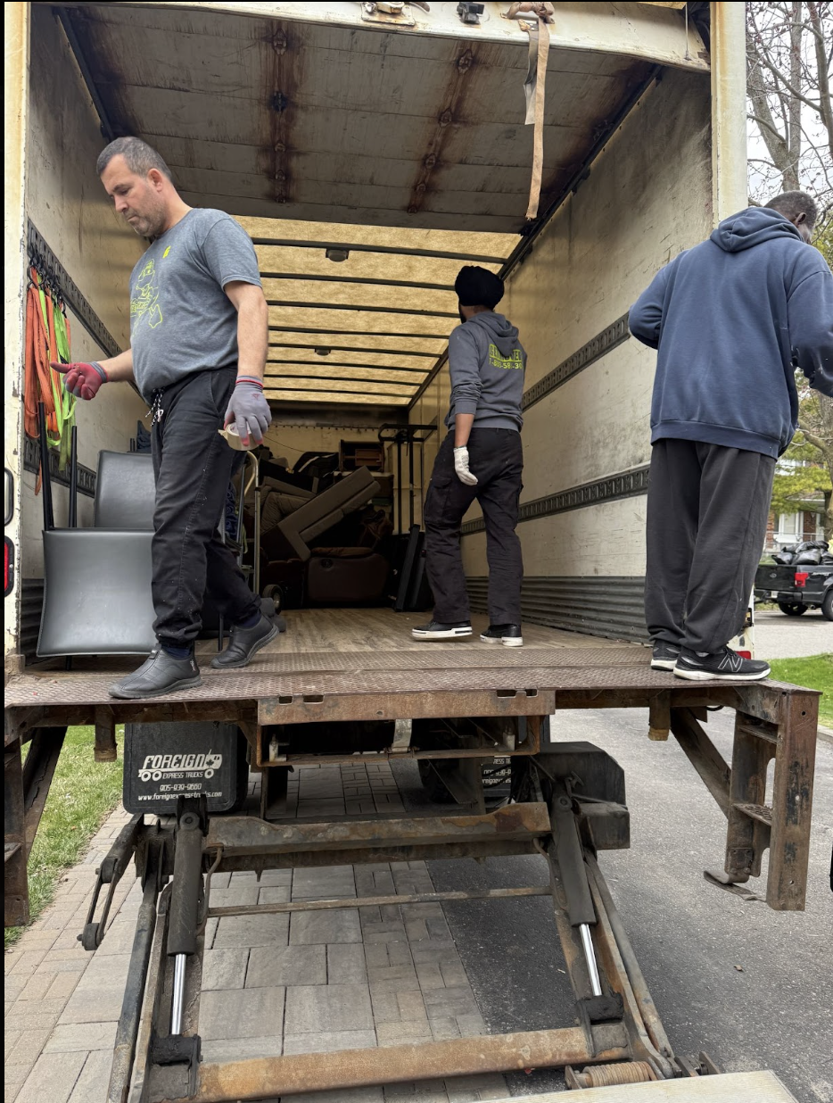 Loading the truck on Hawthorne St