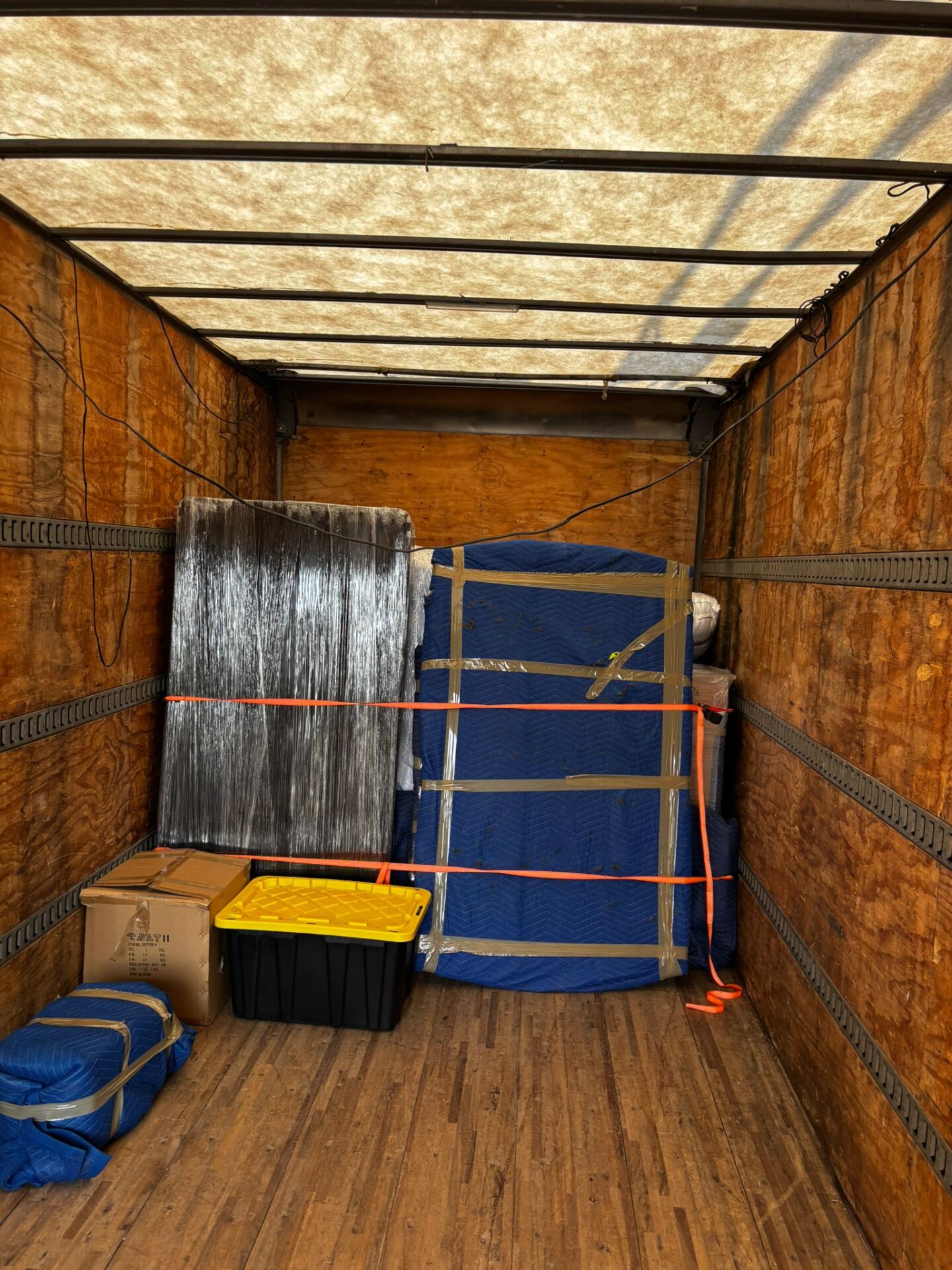 Get Movers Montreal QC executing safe loading procedures for a residential relocation on the South Shore of Longueuil, Montreal