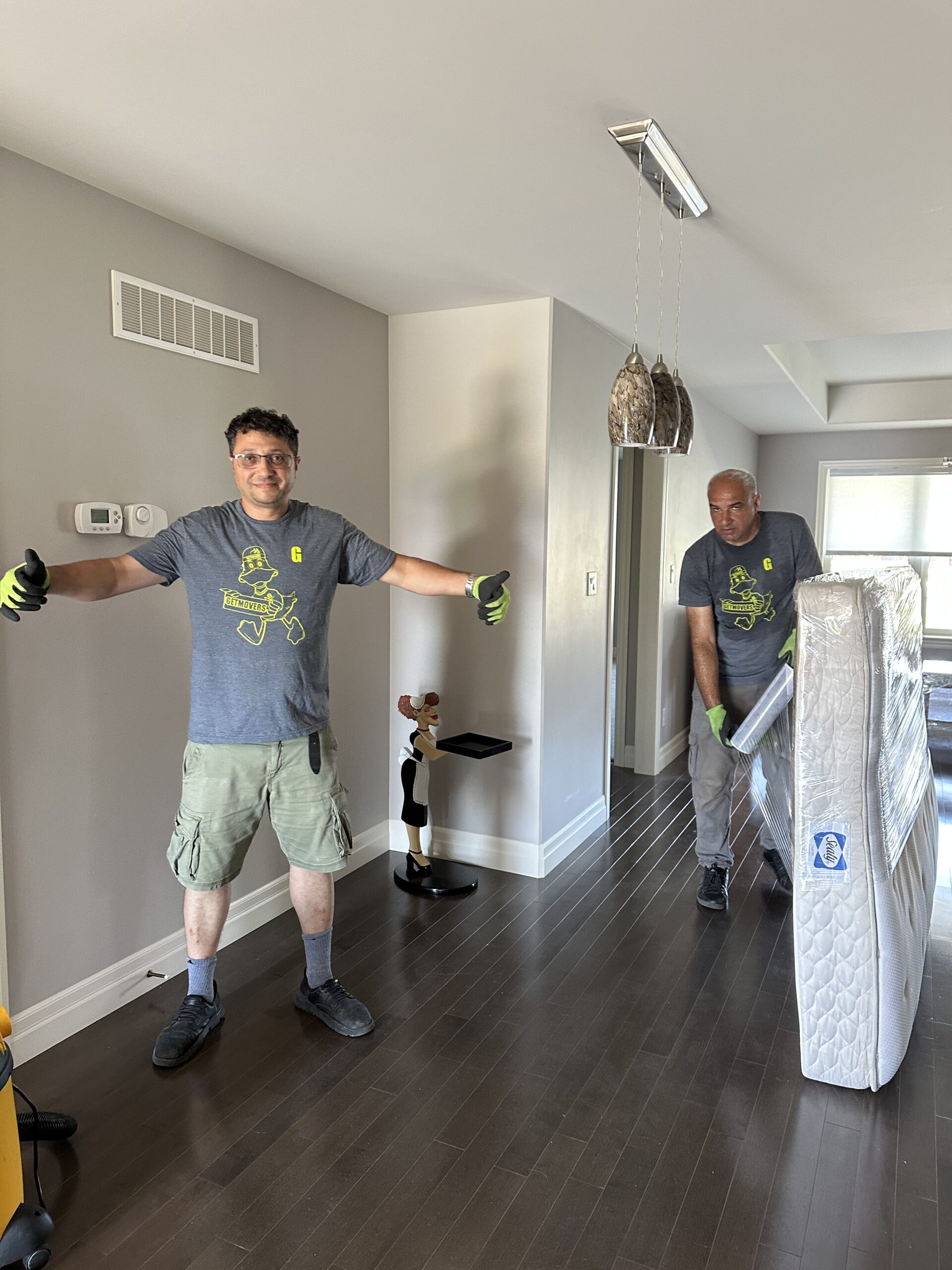 Get Movers loading truck in Doncrest