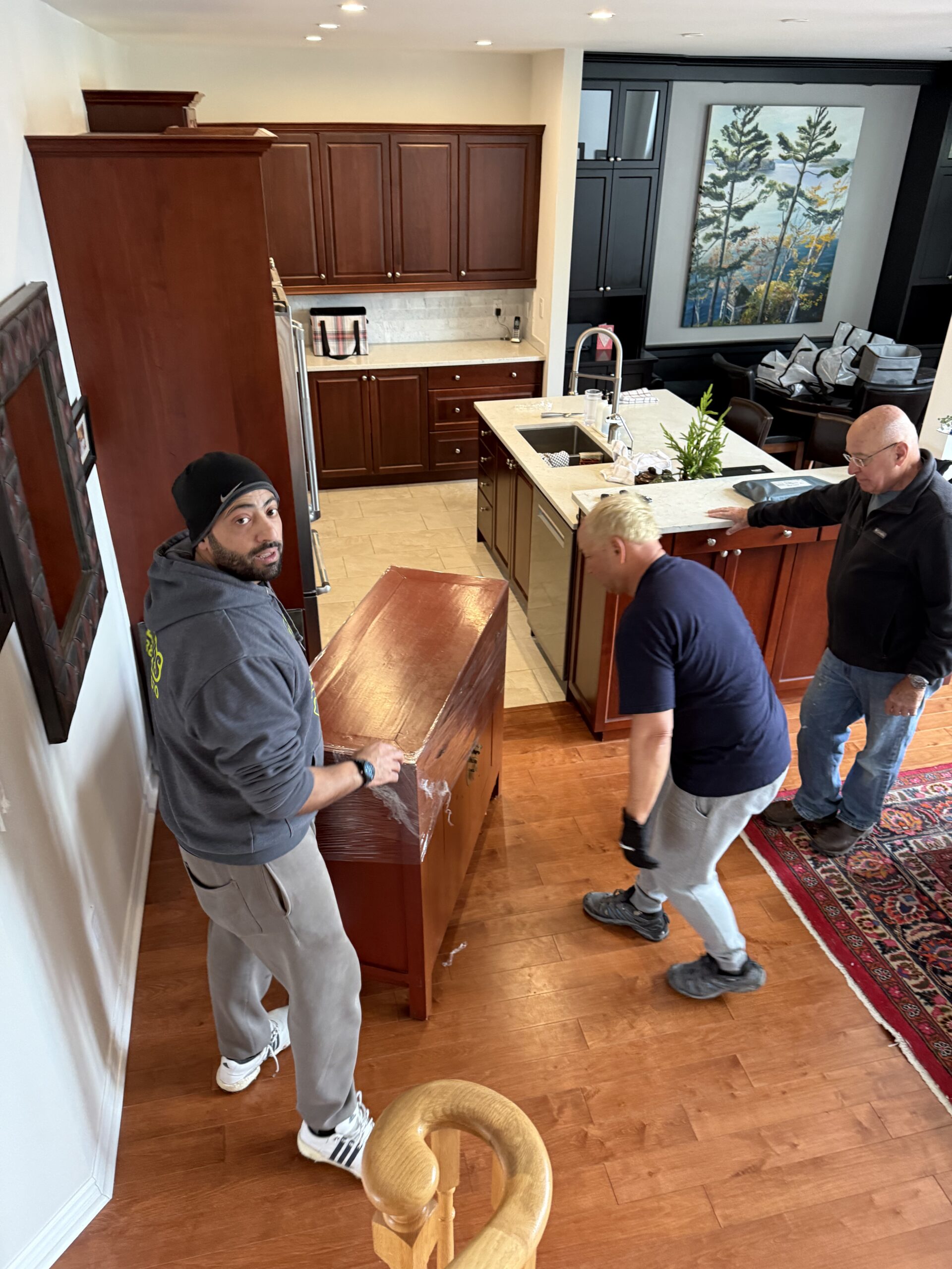 Dedicated moving company team delivering to Oak Ridges