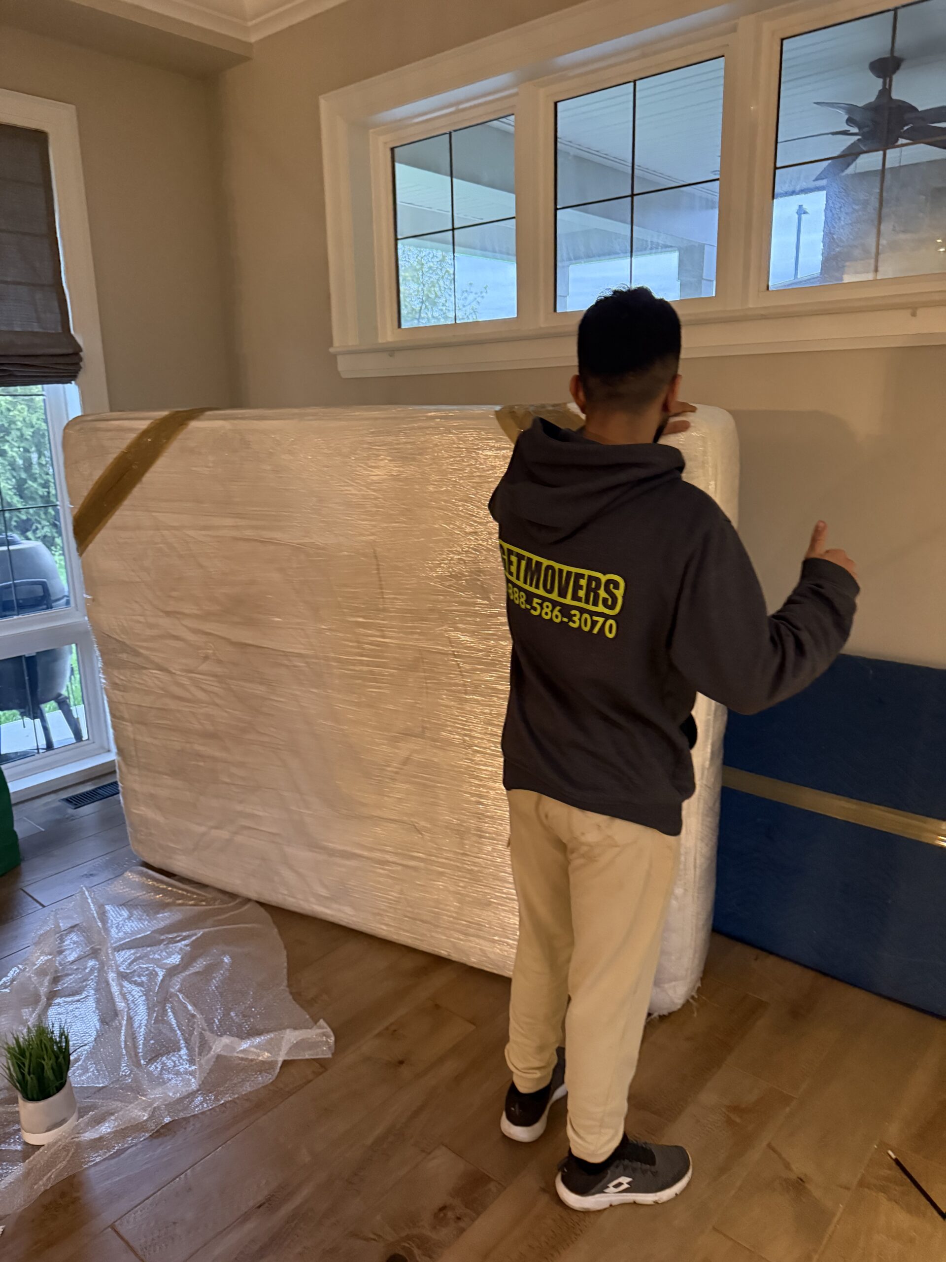 Richvale local movers padding furniture