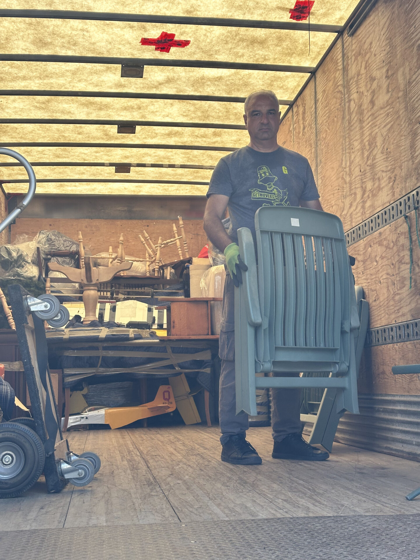 Moving from Wentworth St W - crew loading items