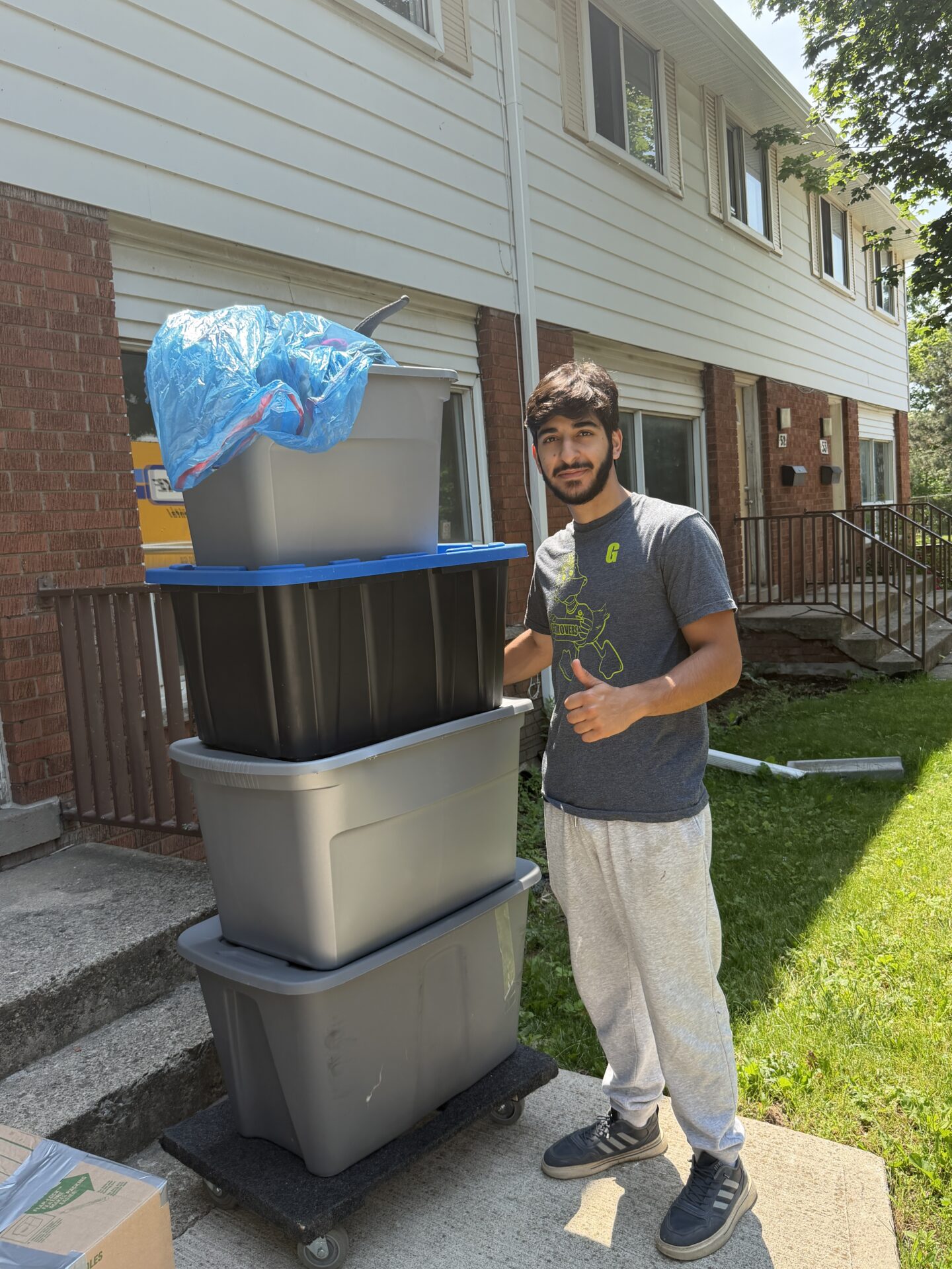 Tyrone move completed — crew loading boxes